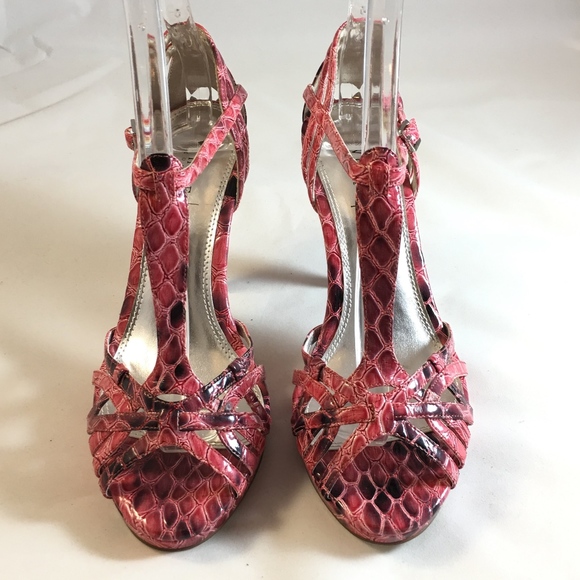 White House Black Market Shoes - White House Black Market Pink & Black Size 6M